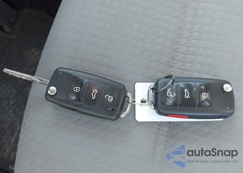 2017 Volkswagen Jetta 1.4T S z USA, uszkodzony, nr VIN 3VW2B7AJ8HM398910